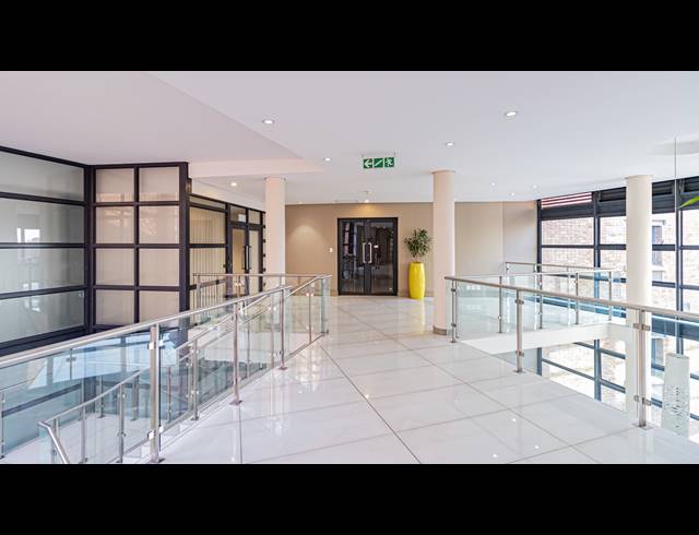 357M² OFFICE TO LET IN PARKTOWN
